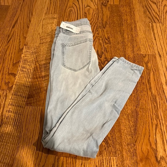 NWT Blank NYC Woman’s The Bond Mid Rise Skinny Jeans Size 24 - Picture 1 of 8
